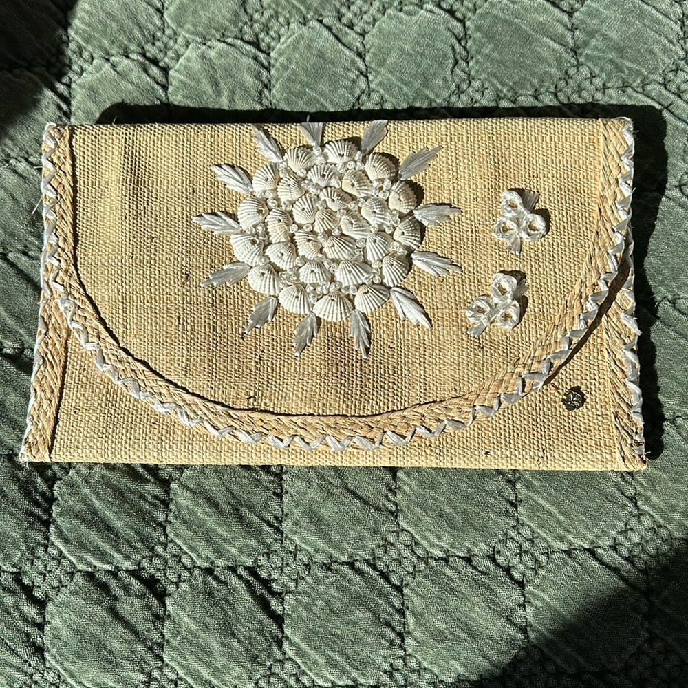 NWT Flora Bella woven shell clutch. Great gift! New! Great for vacation!